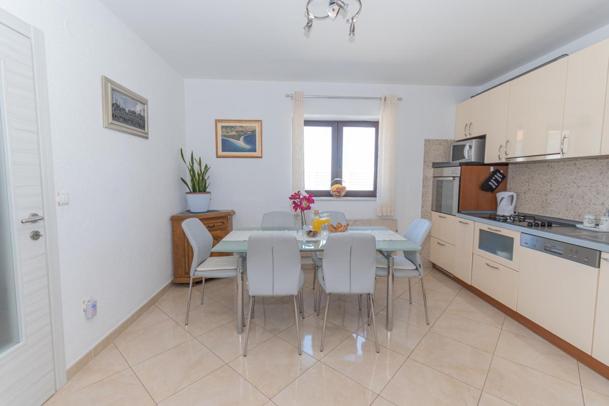 Spacious Villa For 10 With A Big Private Pool Trilj Buitenkant foto