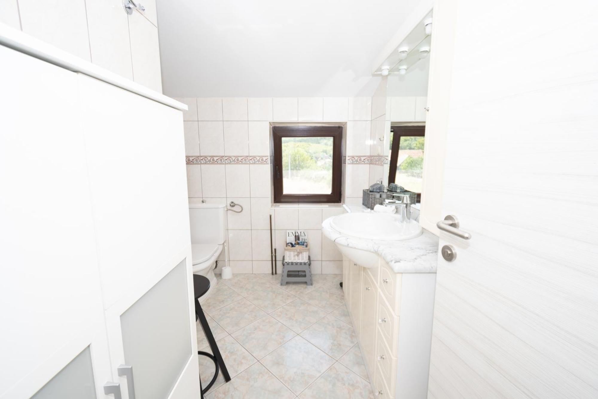 Spacious Villa For 10 With A Big Private Pool Trilj Buitenkant foto